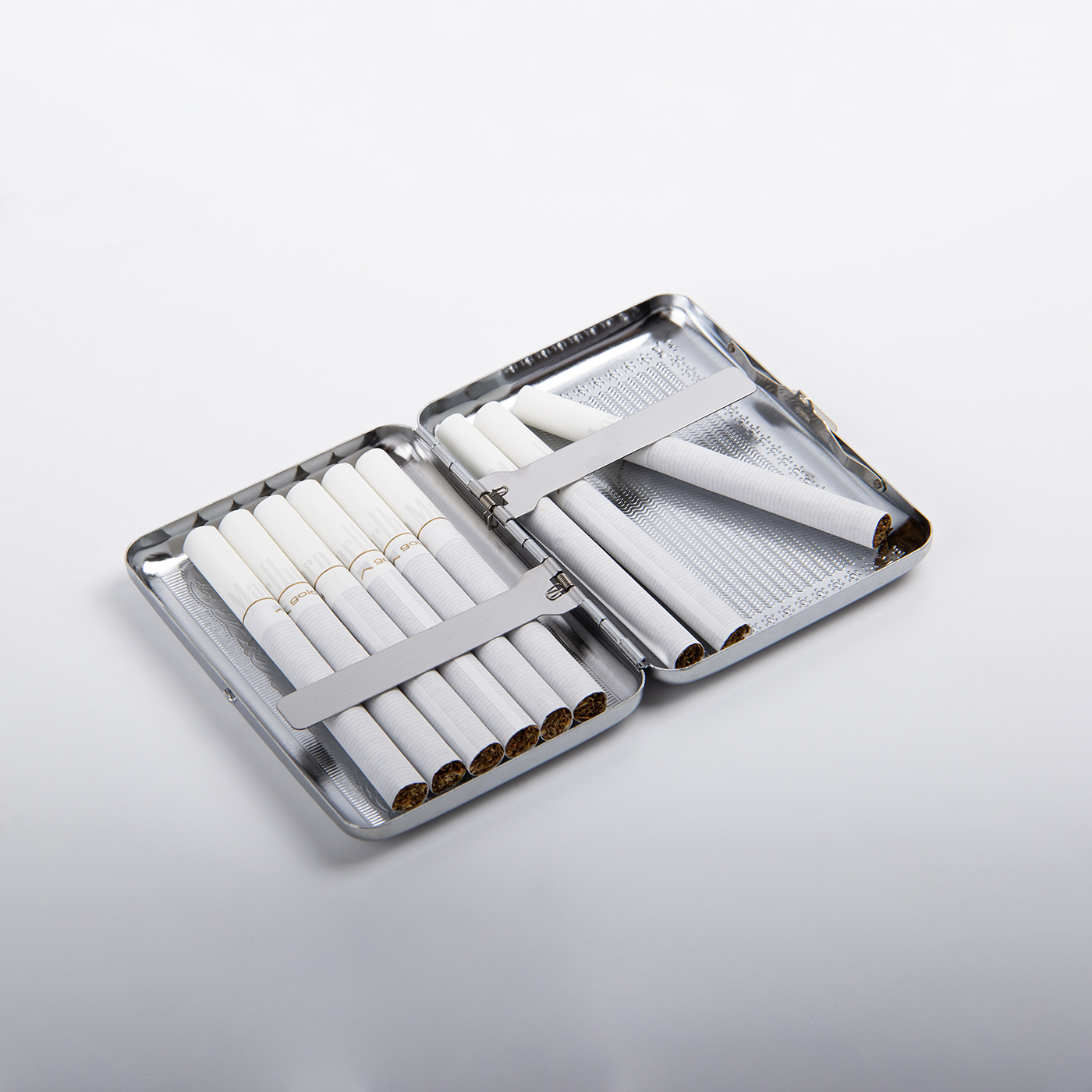 Stainless Steel Cigarette Case Hold4