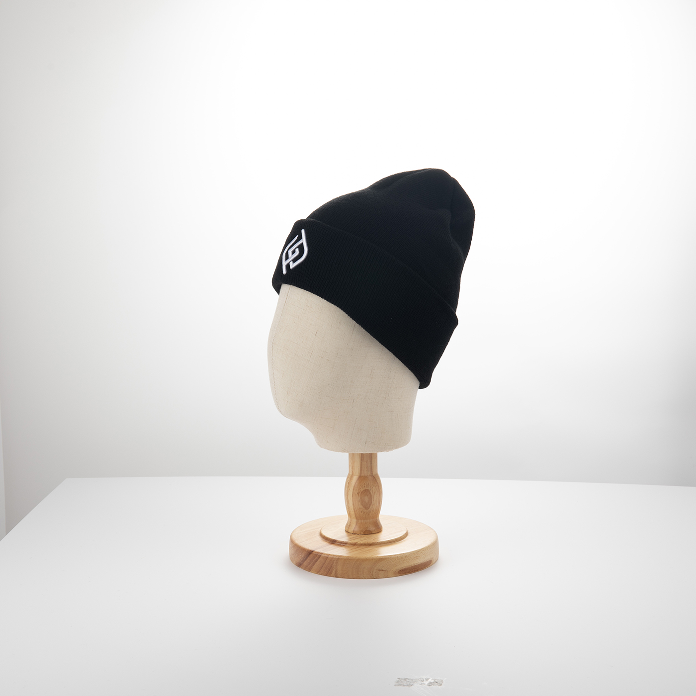 Knitted Beanie With 3D Embroidery2