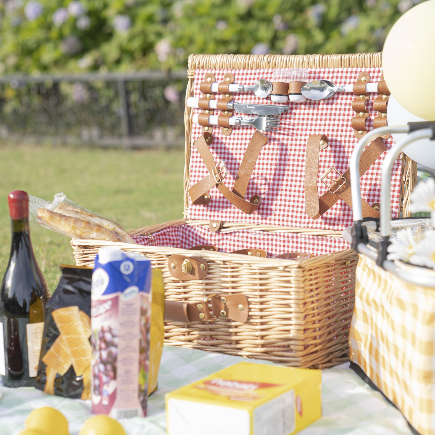 Portable Wicker Picnic Basket3