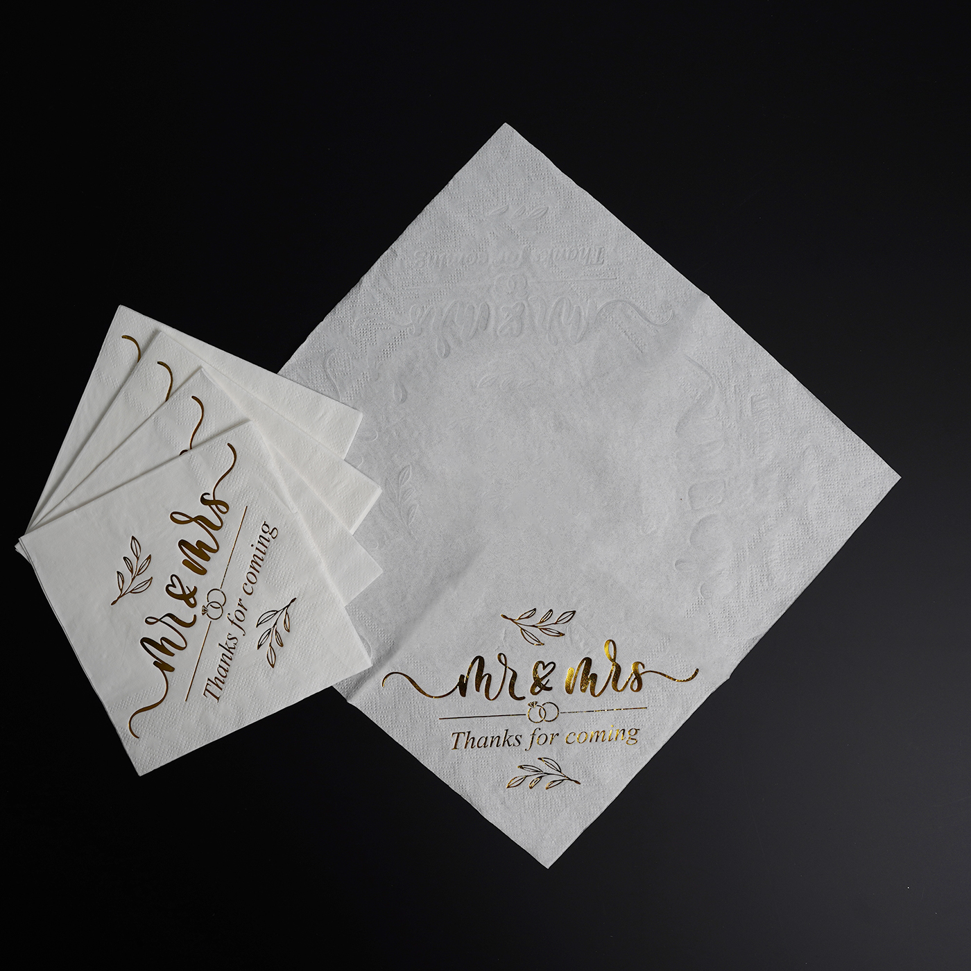 3-Ply Dinner Napkins With Gold Trim3