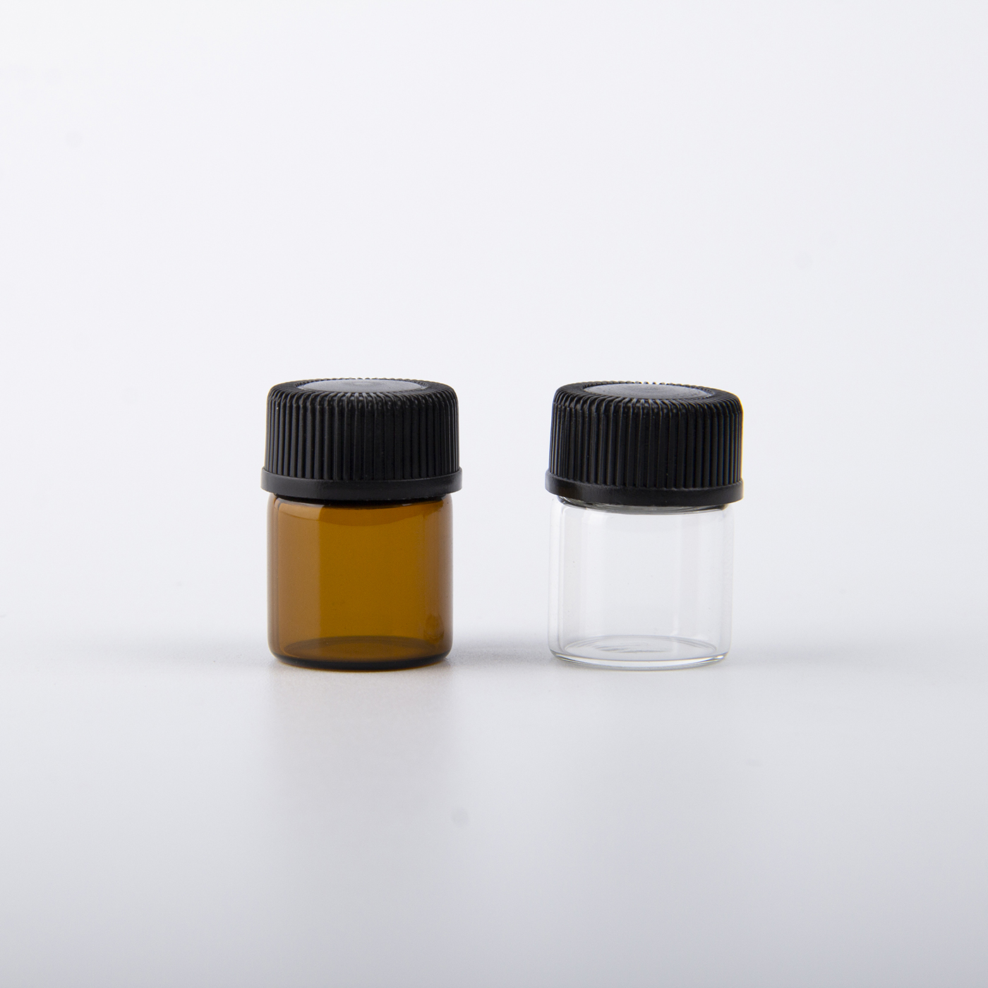 Custom Glass Essential Oil Bottle3