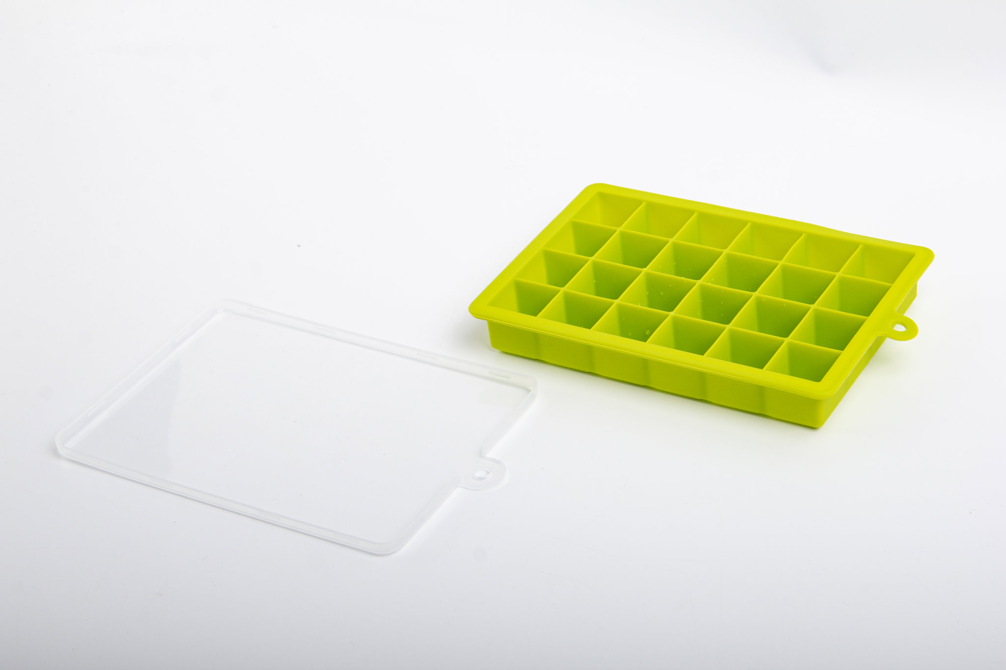 24 Stackable Ice Cube Mold 3