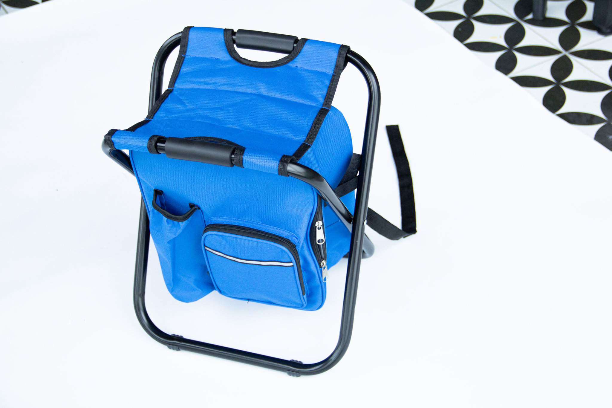 Camping Stool With Cooler Bag3