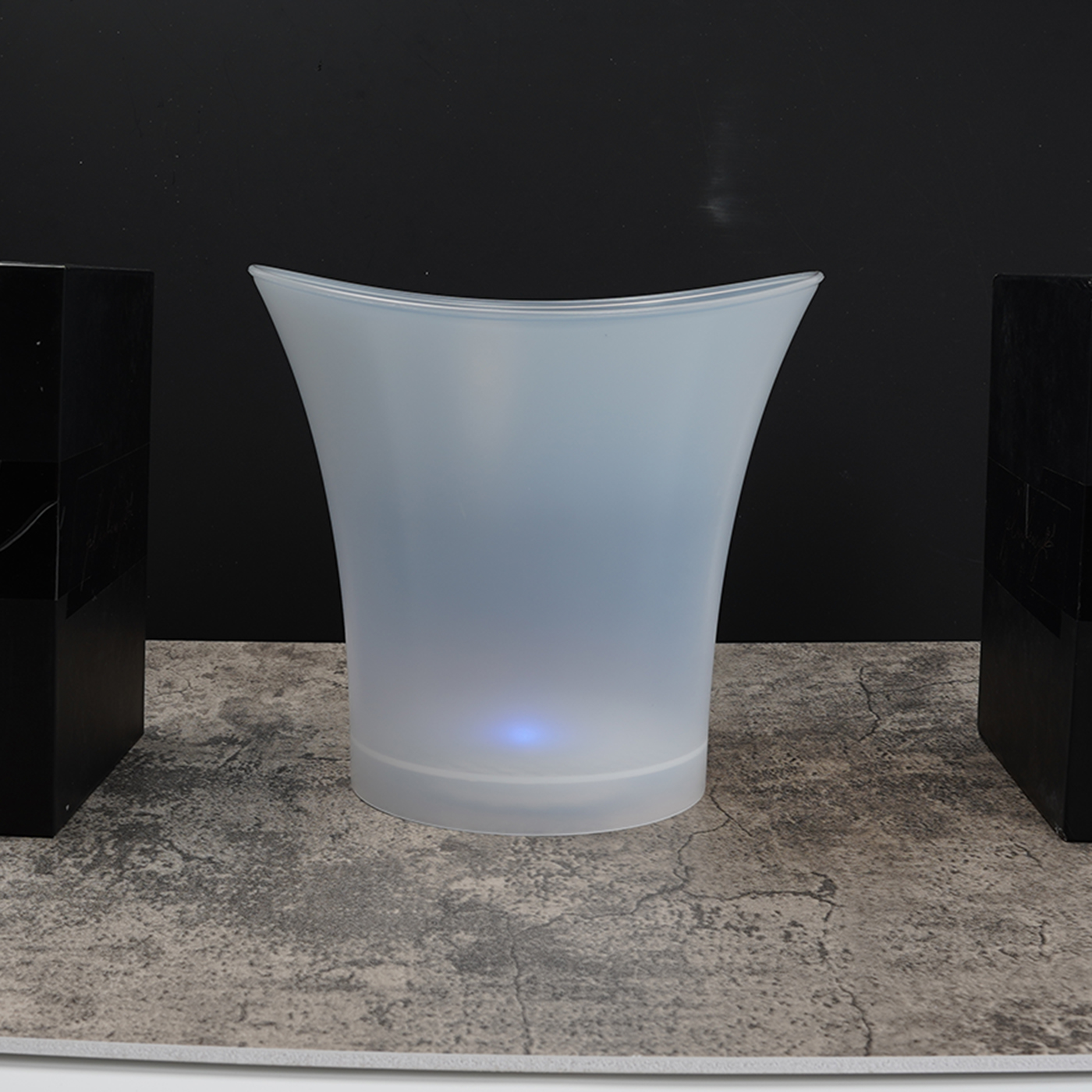 Glowing LED Ice Bucket3