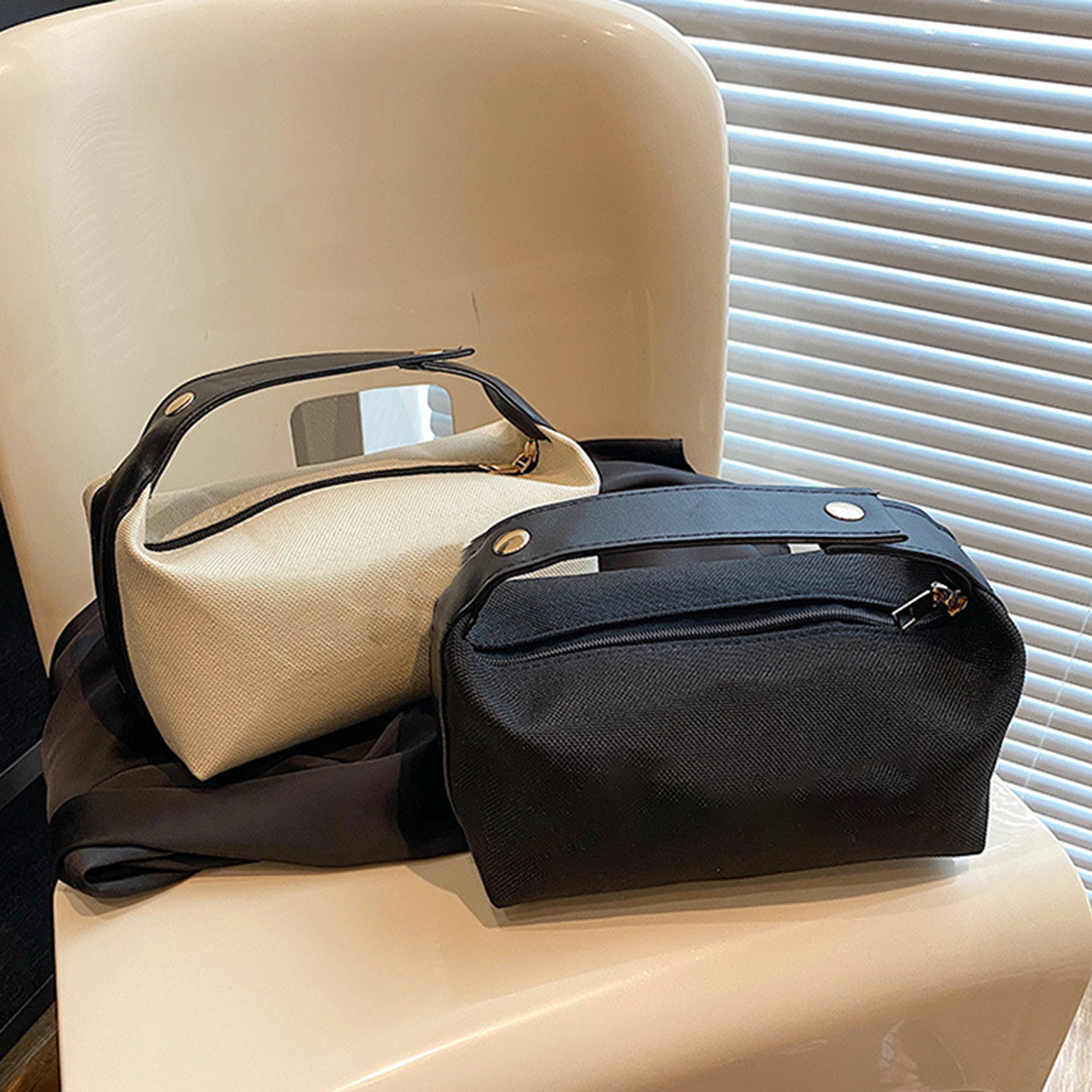 Women's Large Toiletry Bag2