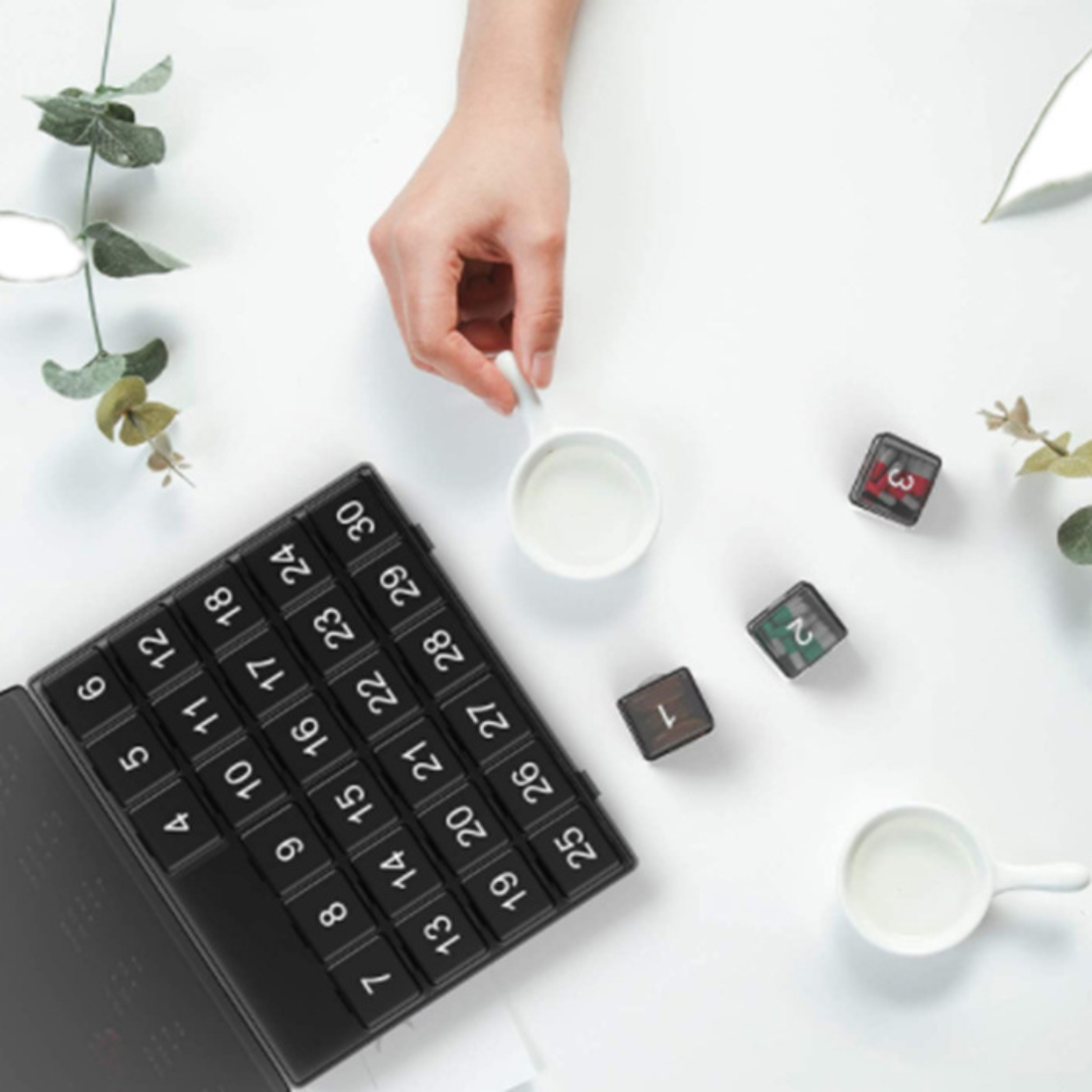 Monthly Pill Storage Box3