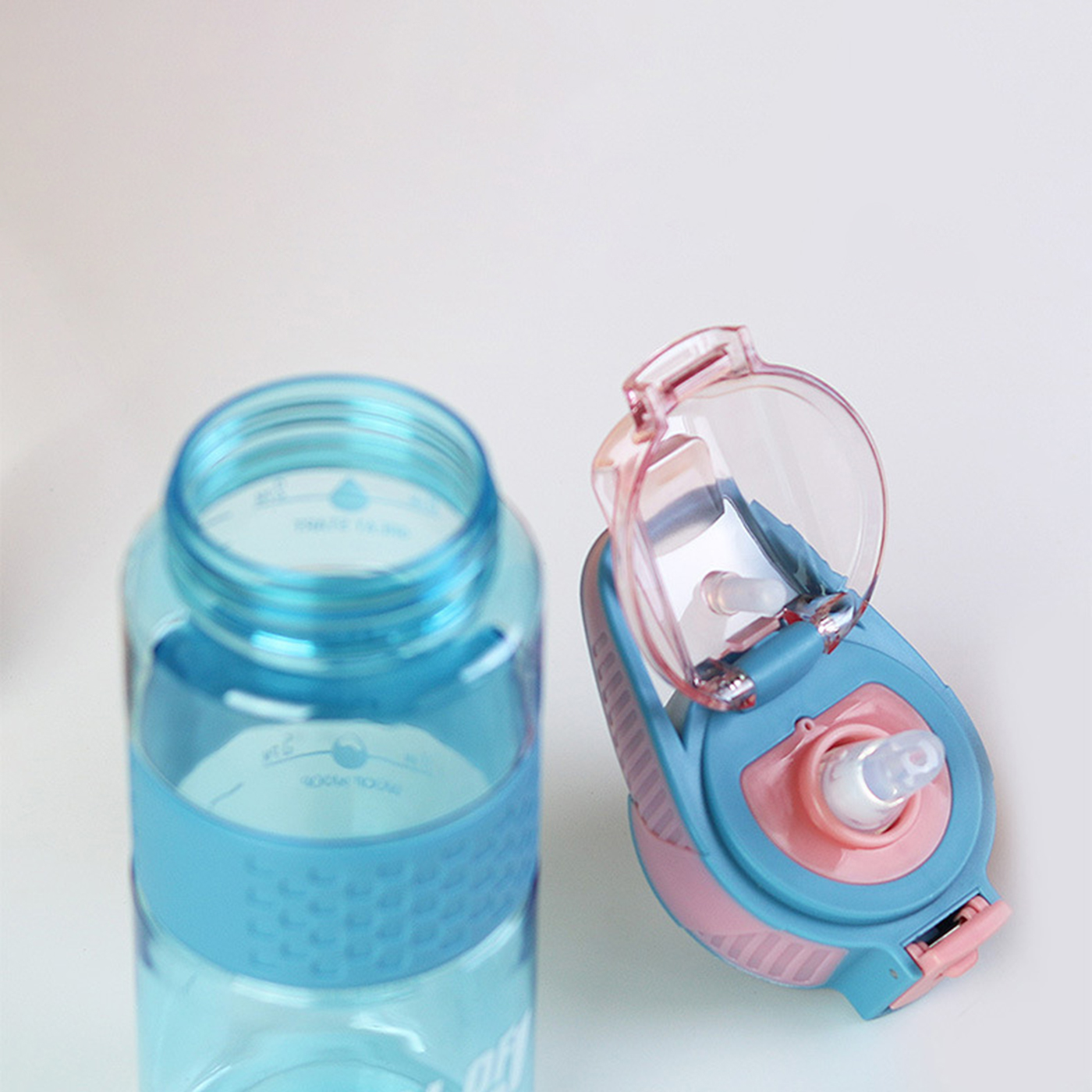 Water Bottle With Built-in Straw3
