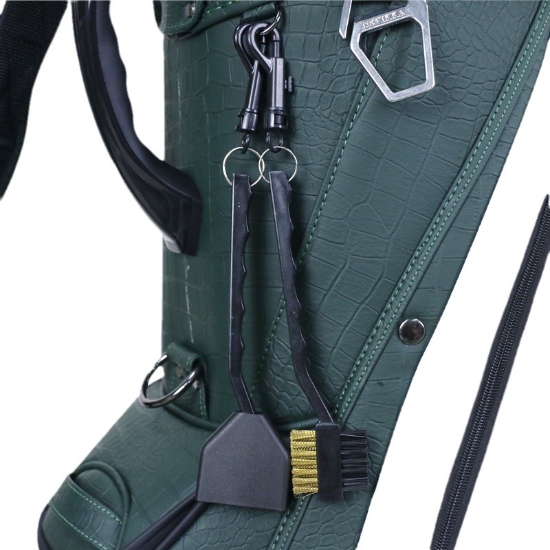 Retractable Golf Club Cleaner3