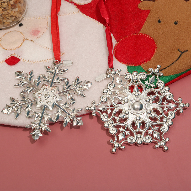 Silver Snowflake Charm2