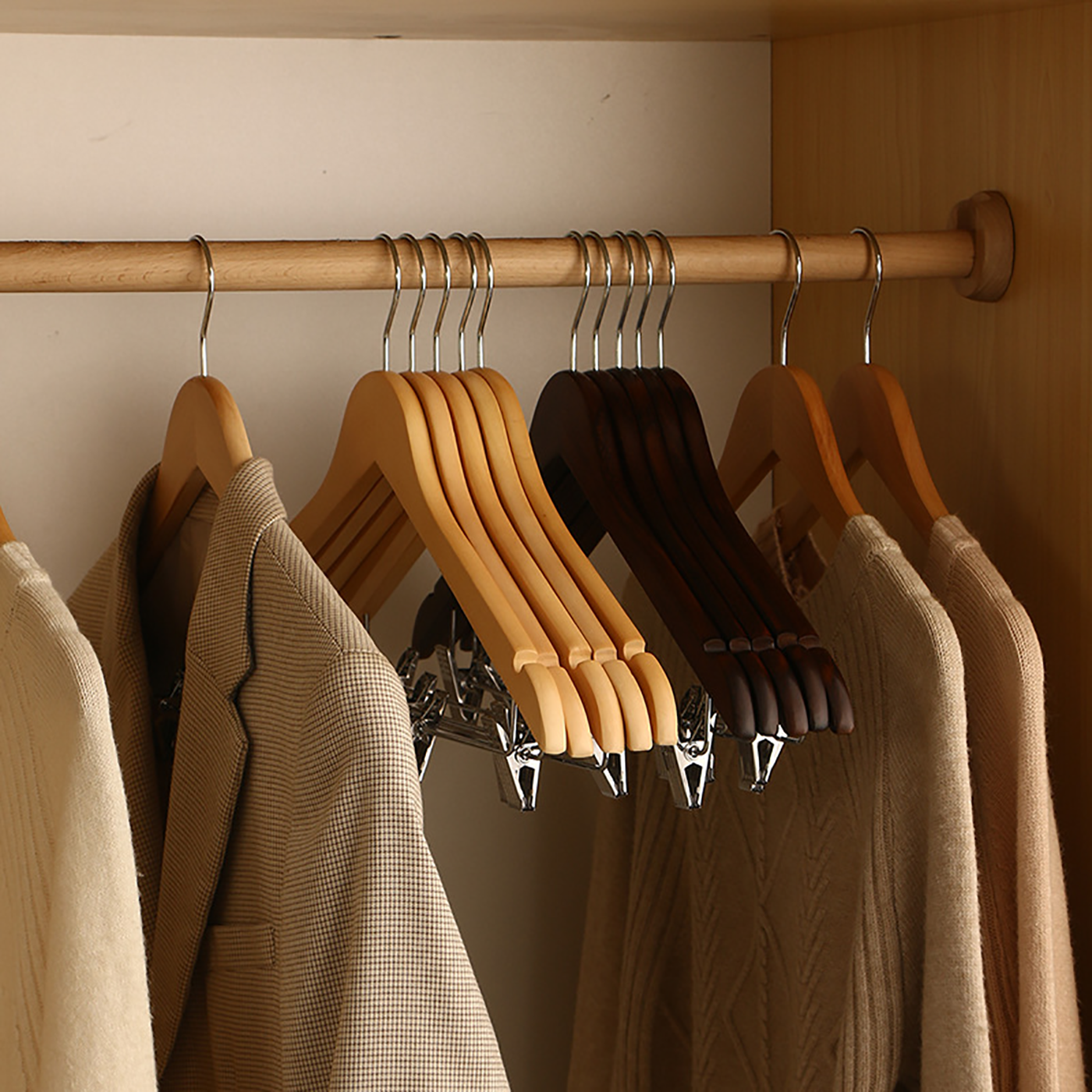 Custom Solid Wood Anti Slip Clothes Hanger Set3