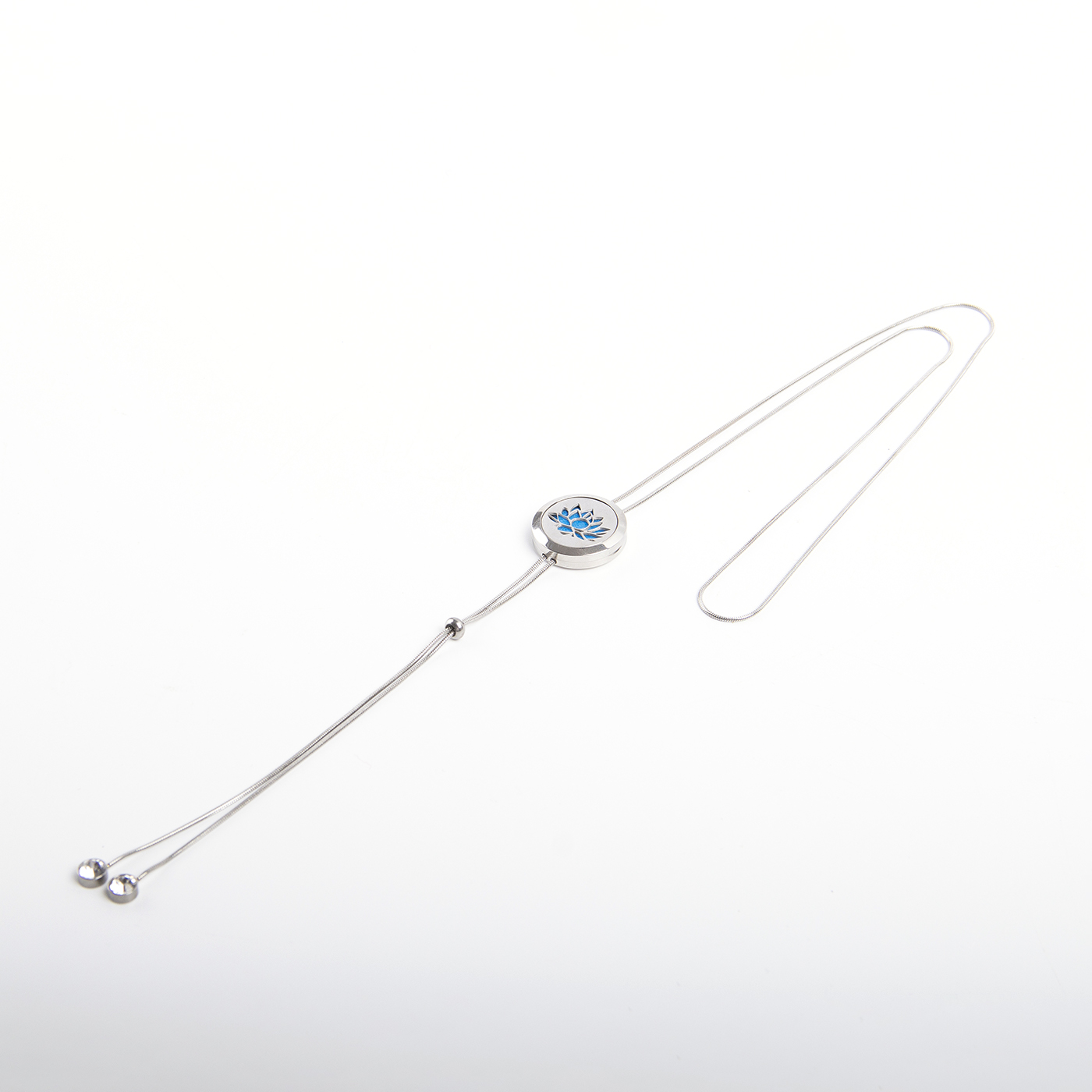 Retro Hollow Aromatherapy Pendant Necklace2